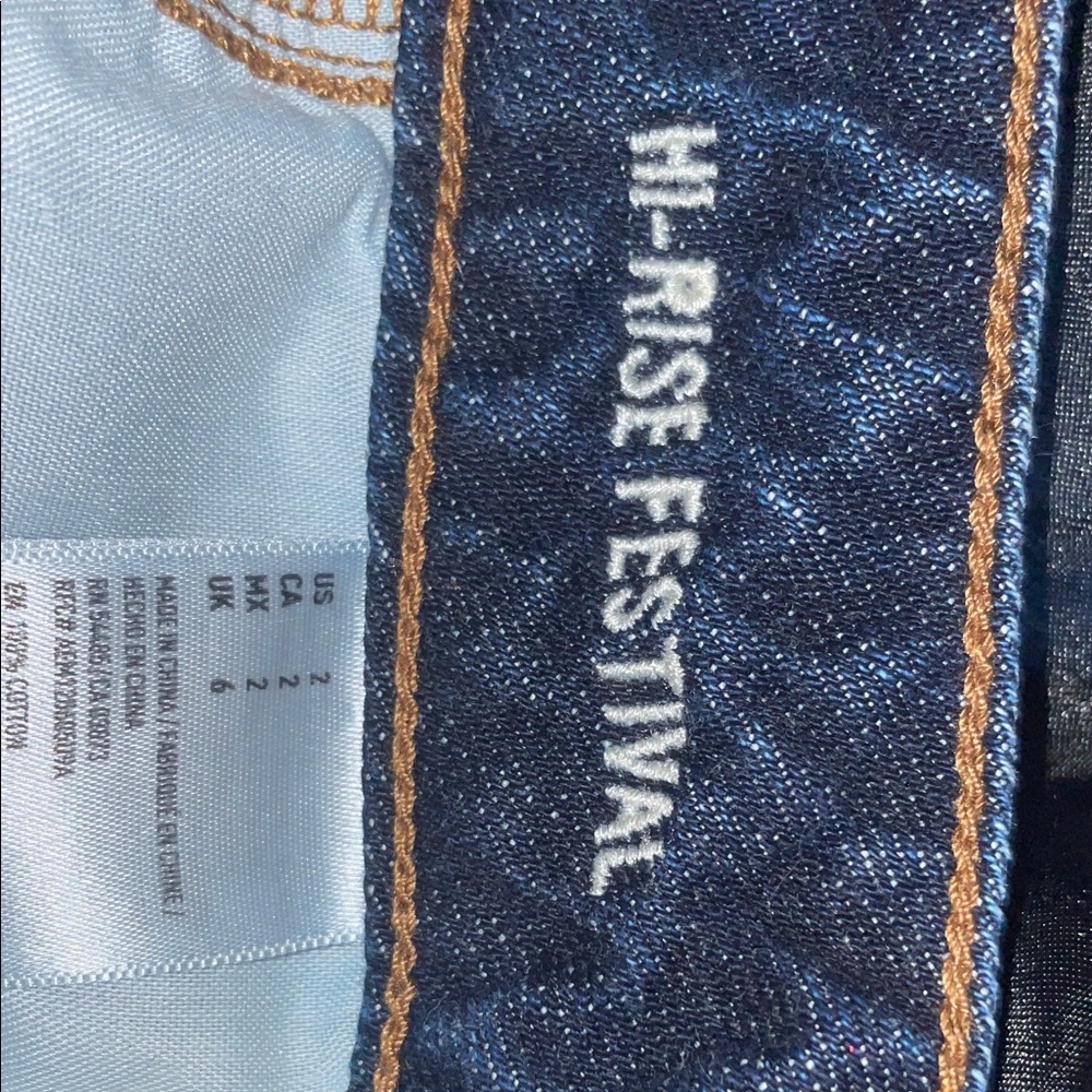 American Eagle Outfitters Blue Frayed Jean Shorts - Picture 4 of 4